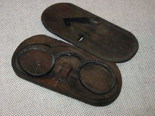 Plik:Okulary XVII.jpeg