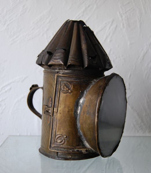 Plik:Antique hand-lantern N rnberg no.2101-01.jpeg